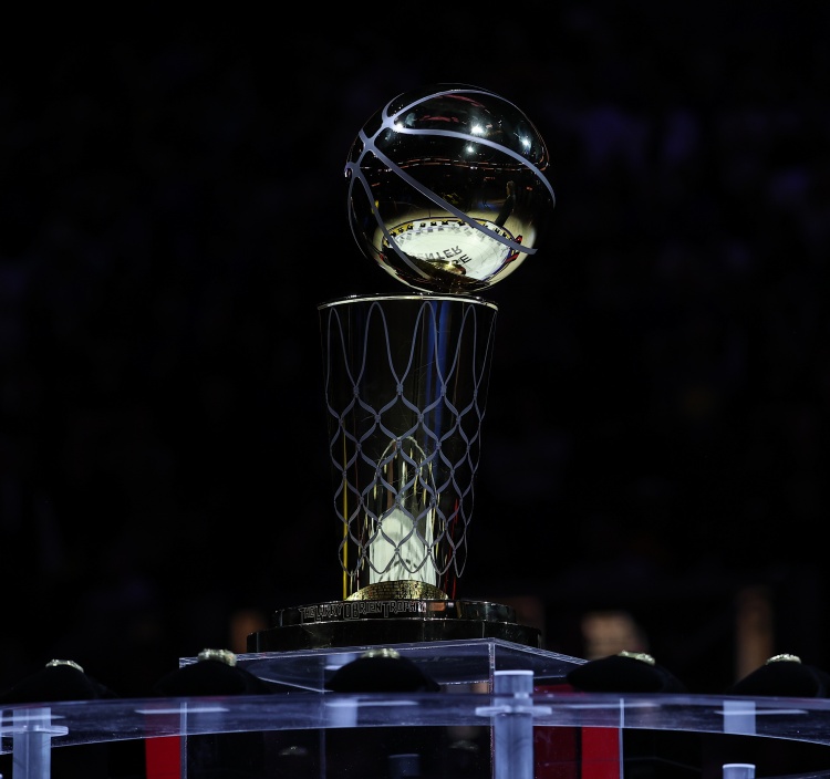 吧友们认为 目前联盟里哪支球队最有冠军相?